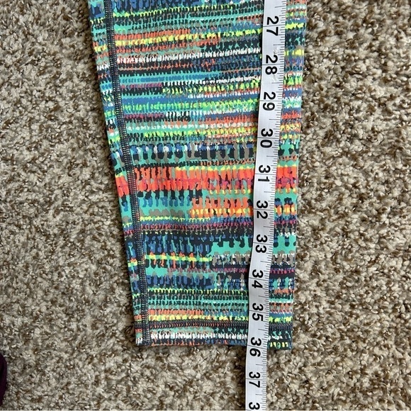 Victoria Secret Knockout Colorful Multi Color Stripe Leggings Workout Large - Picture 7 of 8